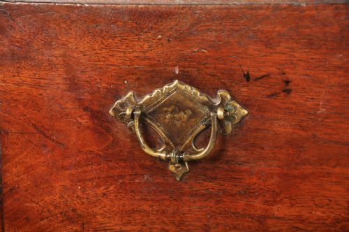 EARLY 18TH CENTURY RED WALNUT LOWBOY - ADDITIONAL PHOTO 4