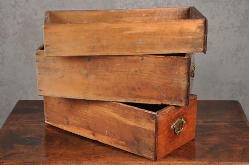 EARLY 18TH CENTURY RED WALNUT LOWBOY - ADDITIONAL PHOTO 6