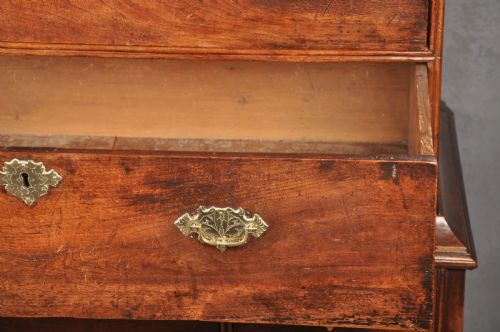 EARLY 18TH CENTURY WALNUT CHEST ON STAND - ADDITIONAL PHOTO 5