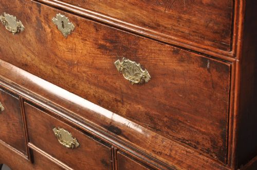 EARLY 18TH CENTURY WALNUT CHEST ON STAND - ADDITIONAL PHOTO 6