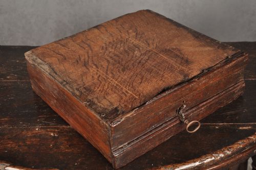 EARLY 17TH CENTURY OAK CREDENCE TABLE - ADDITIONAL PHOTO 4