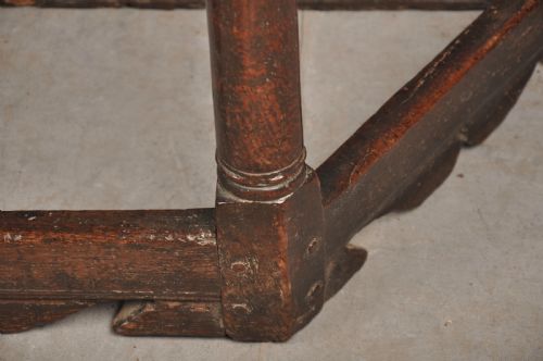 EARLY 17TH CENTURY OAK CREDENCE TABLE - ADDITIONAL PHOTO 7