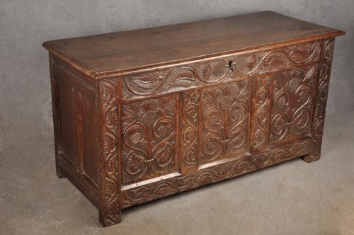 17TH CENTURY CARVED OAK COFFER - ADDITIONAL PHOTO 6