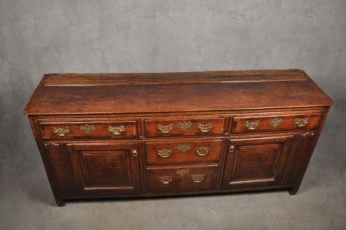EARLY 18TH CENTURY OAK DRESSER - ADDITIONAL PHOTO 1