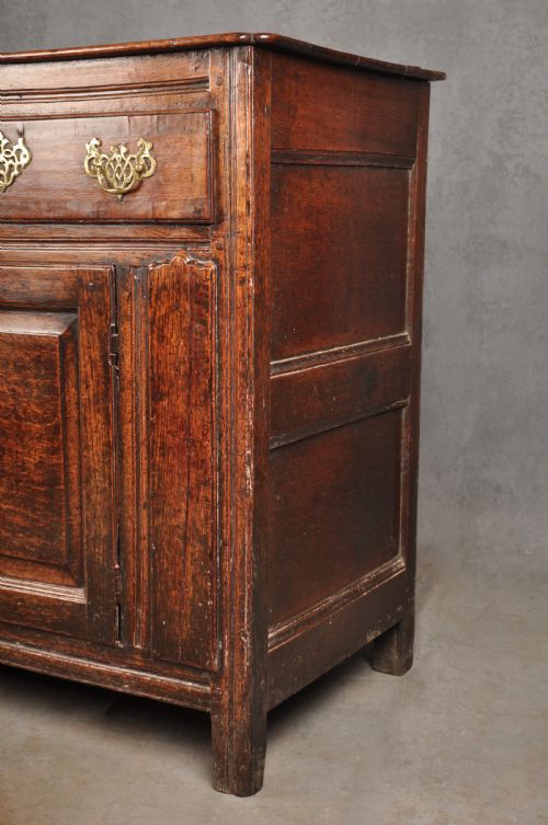 EARLY 18TH CENTURY OAK DRESSER - ADDITIONAL PHOTO 2