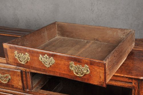 EARLY 18TH CENTURY OAK DRESSER - ADDITIONAL PHOTO 13