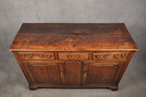 MID 18TH CENTURY OAK DRESSER BASE - ADDITIONAL PHOTO 6