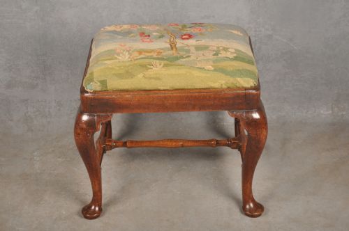 FINE EARLY 18TH CENTURY WALNUT STOOL - ADDITIONAL PHOTO 1