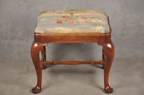 FINE EARLY 18TH CENTURY WALNUT STOOL - ADDITIONAL PHOTO 2