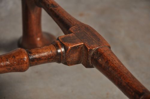 FINE EARLY 18TH CENTURY WALNUT STOOL - ADDITIONAL PHOTO 6