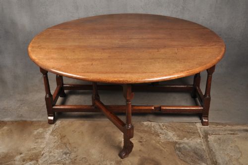 LARGE 18TH CENTURY OAK GATELEG TABLE - ADDITIONAL PHOTO 1
