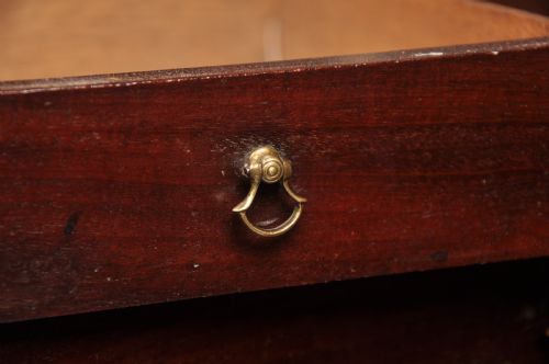 18TH CENTURY MAHOGANY BUREAU - ADDITIONAL PHOTO 8
