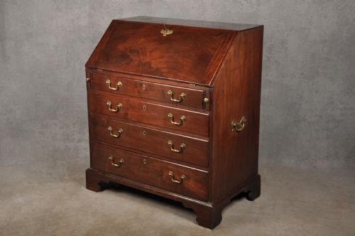 18TH CENTURY MAHOGANY BUREAU - ADDITIONAL PHOTO 18