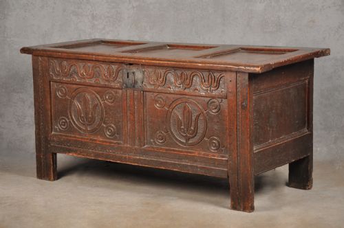 SMALL 17TH CENTURY OAK COFFER - ADDITIONAL PHOTO 3