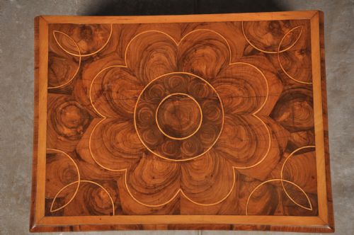 FINE 17TH CENTURY OLIVE WOOD LACE BOX - ADDITIONAL PHOTO 2