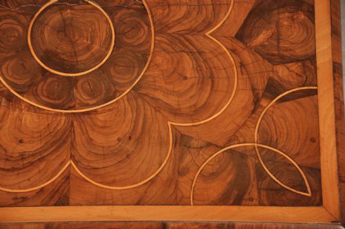 FINE 17TH CENTURY OLIVE WOOD LACE BOX - ADDITIONAL PHOTO 4