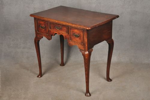 EARLY 18TH CENTURY OAK LOWBOY - ADDITIONAL PHOTO 2