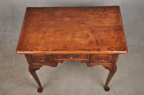 EARLY 18TH CENTURY OAK LOWBOY - ADDITIONAL PHOTO 3