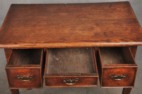 EARLY 18TH CENTURY OAK LOWBOY - ADDITIONAL PHOTO 7