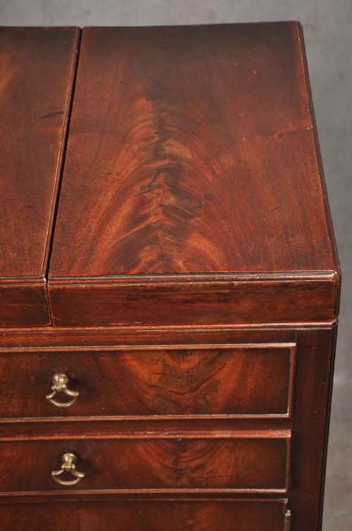 A FINE 18TH CENTURY MAHOGANY WASH STAND - ADDITIONAL PHOTO 4