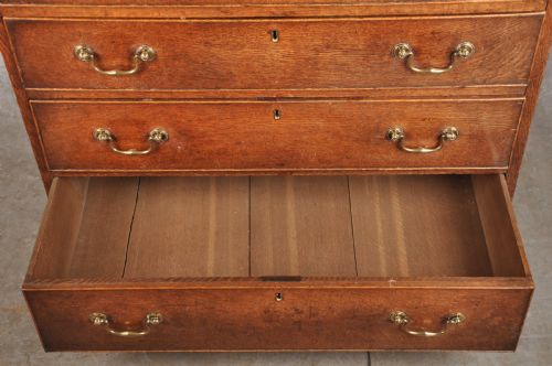 SMALL 18TH CENTURY OAK CHEST OF DRAWERS - ADDITIONAL PHOTO 5