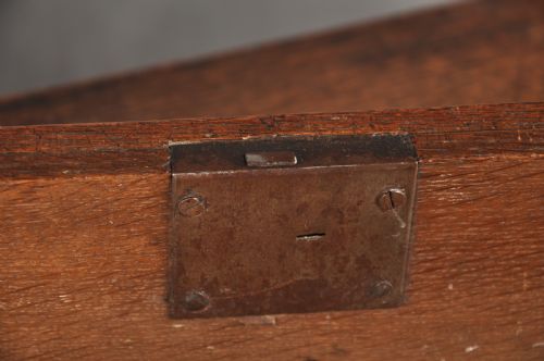 SMALL 18TH CENTURY OAK CHEST OF DRAWERS - ADDITIONAL PHOTO 11