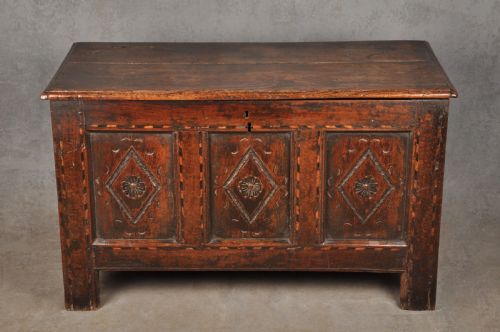 small 17th century yorkshire coffer - CATEGORY: ANTIQUE CHESTS - DATED 17TH CENTURY