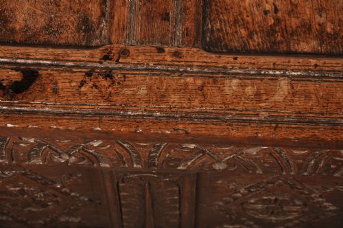 17TH CENTURY OAK COFFER - ADDITIONAL PHOTO 6