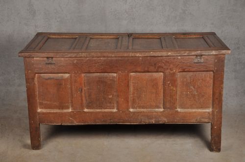 17TH CENTURY OAK COFFER - ADDITIONAL PHOTO 13