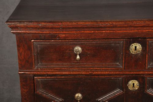 CHARLES II OAK CHEST OF DRAWERS - ADDITIONAL PHOTO 4