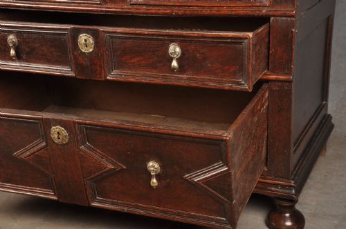 CHARLES II OAK CHEST OF DRAWERS - ADDITIONAL PHOTO 5