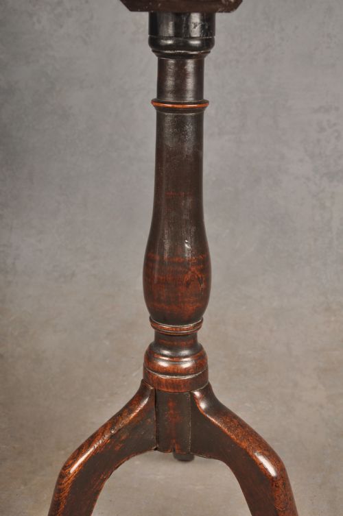 SMALL 18TH CENTURY ELM TRIPOD TABLE - ADDITIONAL PHOTO 3