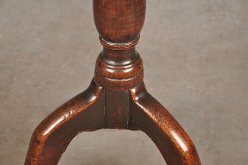 SMALL 18TH CENTURY ELM TRIPOD TABLE - ADDITIONAL PHOTO 4
