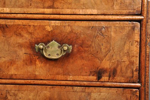 FINE 17TH CENTURY WALNUT CHEST OF DRAWERS - ADDITIONAL PHOTO 11