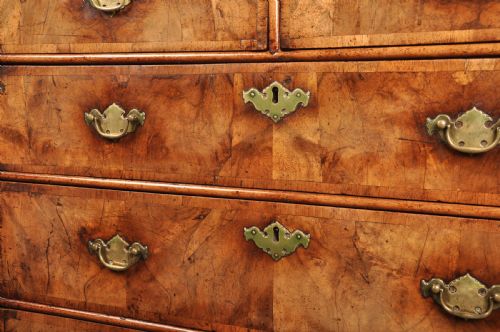 FINE 17TH CENTURY WALNUT CHEST OF DRAWERS - ADDITIONAL PHOTO 13