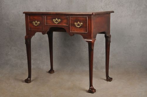 18th century irish mahogany lowboy - CATEGORY: ANTIQUE FURNITURE - DATED 18TH CENTURY