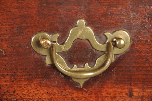 18TH CENTURY IRISH MAHOGANY LOWBOY - ADDITIONAL PHOTO 1