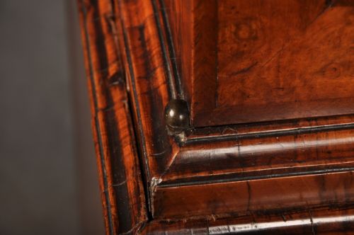 FINE EARLY 18TH CENTURY WALNUT SECRETAIRE CABINET - ADDITIONAL PHOTO 5