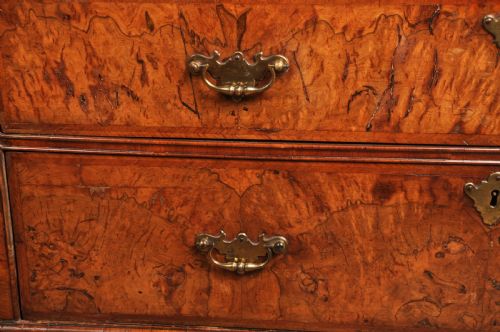 FINE EARLY 18TH CENTURY WALNUT SECRETAIRE CABINET - ADDITIONAL PHOTO 14