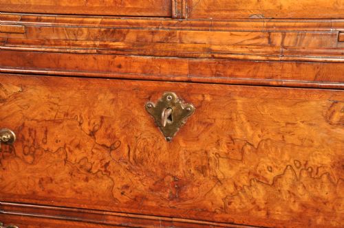 FINE EARLY 18TH CENTURY WALNUT SECRETAIRE CABINET - ADDITIONAL PHOTO 15