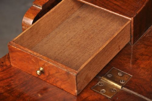 FINE EARLY 18TH CENTURY WALNUT SECRETAIRE CABINET - ADDITIONAL PHOTO 18