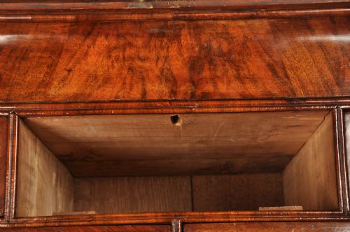 FINE EARLY 18TH CENTURY WALNUT SECRETAIRE CABINET - ADDITIONAL PHOTO 28
