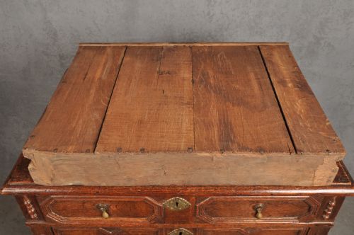 SMALL 17TH CENTURY OAK CHEST OF DRAWERS - ADDITIONAL PHOTO 6