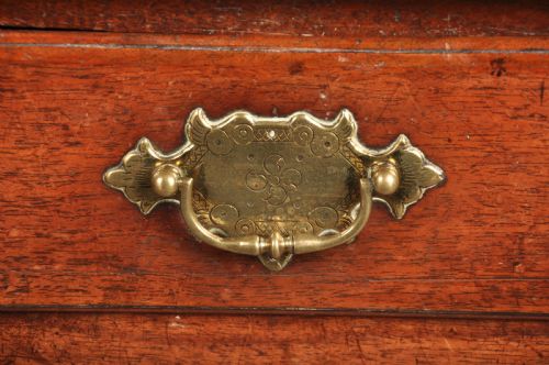 EARLY 18TH CENTURY WALNUT LOWBOY SIDE TABLE - ADDITIONAL PHOTO 3