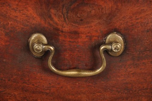 FINE 18TH CENTURY MAHOGANY CHEST OF DRAWERS - ADDITIONAL PHOTO 1