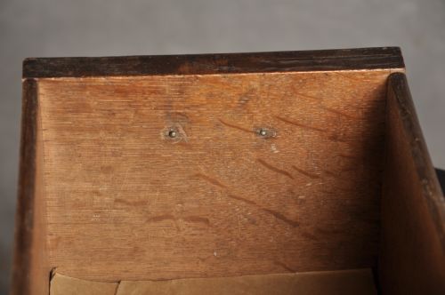 IMPORTANT EARLY 18TH CENTURY WALNUT KNEEHOLE DESK - ADDITIONAL PHOTO 21