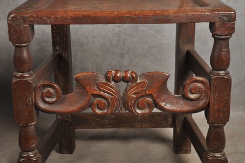 FINE PAIR OF 17TH CENTURY OAK SIDE CHAIRS - ADDITIONAL PHOTO 5