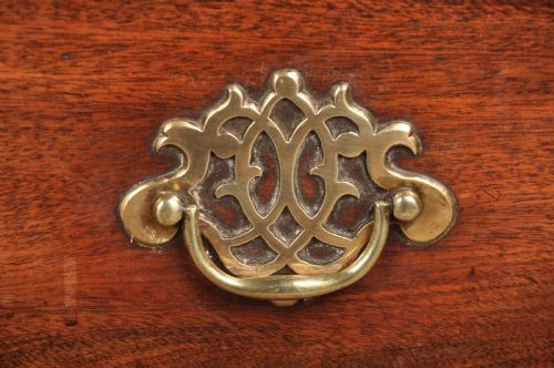 SMALL 18TH CENTURY MAHOGANY CHEST OF DRAWERS - ADDITIONAL PHOTO 5