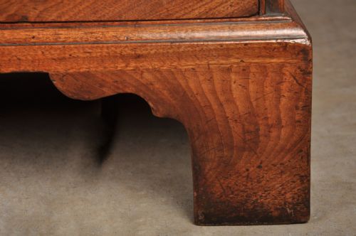 SMALL 18TH CENTURY MAHOGANY CHEST OF DRAWERS - ADDITIONAL PHOTO 7