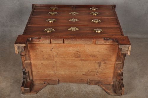 SMALL 18TH CENTURY MAHOGANY CHEST OF DRAWERS - ADDITIONAL PHOTO 12